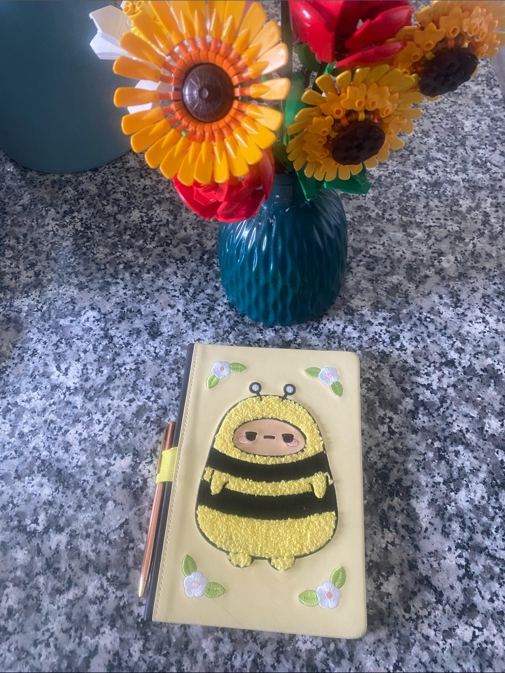 NWOT SMOKO hardcover Bumblebee Plush Patch Notebook with Pen